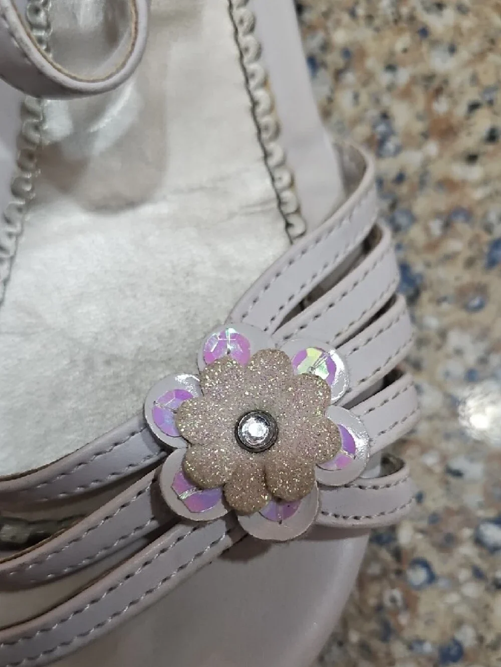 Rachel Shoes White Girls Floral Strap Sandals Size 2